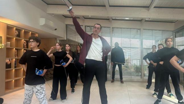 Säbelrasseln im Café Dorfplatz!