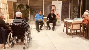 Gut hören im Alter – Talk im Café