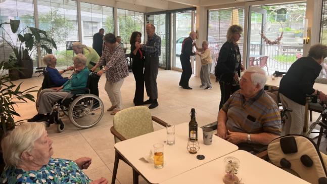 Von Taxi-Dancers entführt