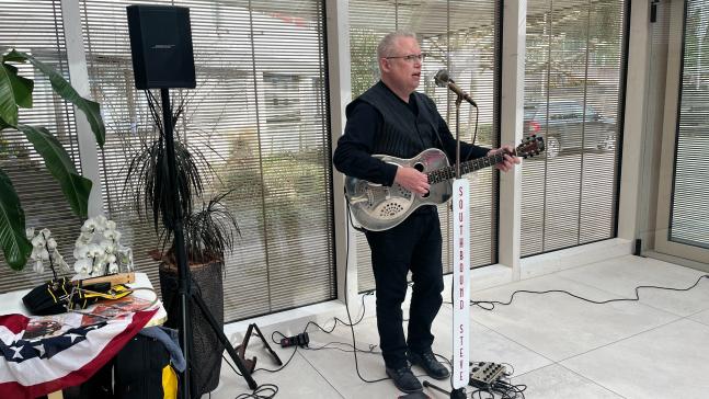 Southbound Steve spielte im Café Dorfplatz