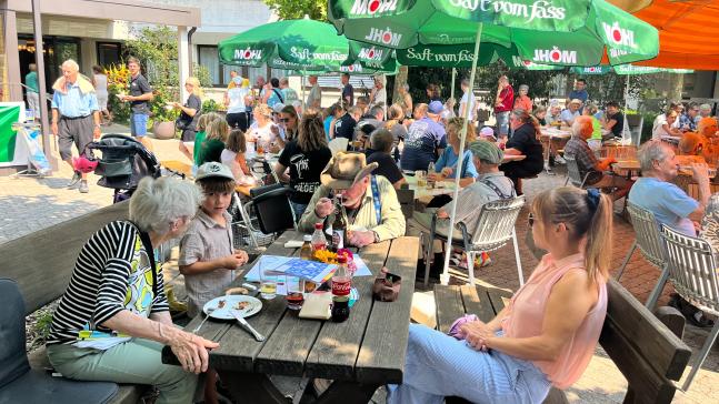 Sommerfest bei strahlendem Wetter und bester Unterhaltung