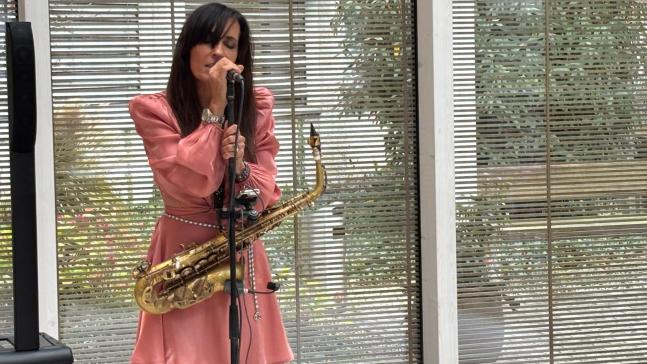 Hommage an das Saxophon mit Keeshea